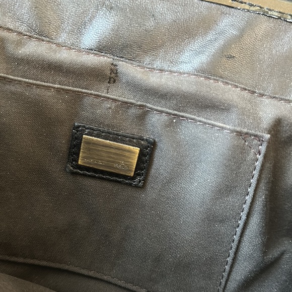 Very good condition FENDI PATENT LEATHER BAG - Picture 5 of 9